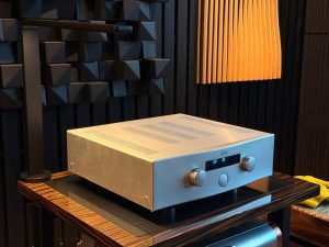 Hegel H300 - Amplificador Integrado