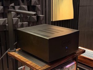 Hegel H30 - Amplificador Dual Mono