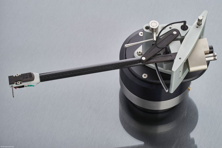 Brazo Helmut Thiele TA01 de alta precisión para tornamesas High End, disponible en Audio Reference Chile.